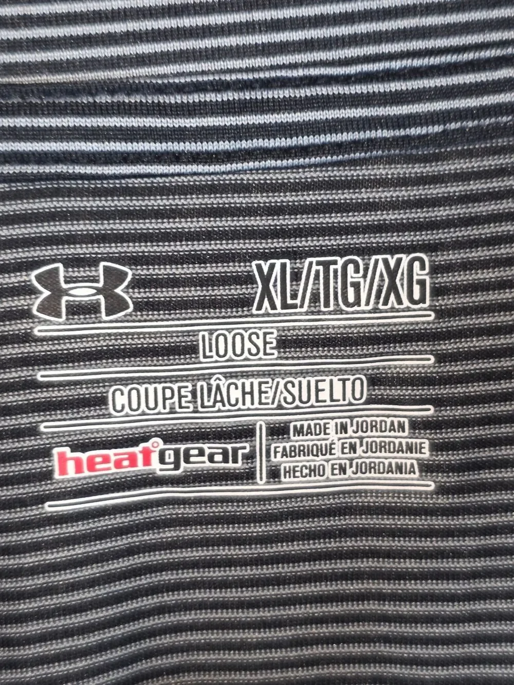 Men's Under Armour HeatGear Loose Black & Gray Performance Top, Size XL